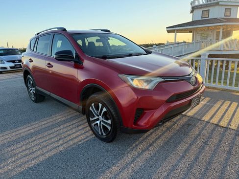 Used 2017 Toyota RAV4 LE image 7