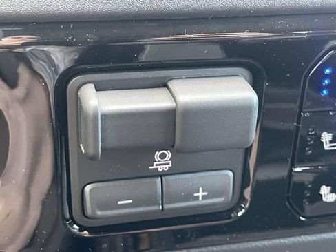 New 2026 Chevrolet Silverado 2500 ZR2 AWD/4WD image 15