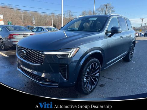 Used 2026 Volvo XC90 B5 Plus w/ Protection Package Premier AWD/4WD image 4
