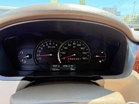 Used 2006 Cadillac DTS Luxury I w/ Sun And Sound Package image 27