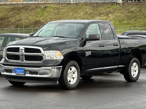Used 2024 RAM 1500 Classic SLT image 7