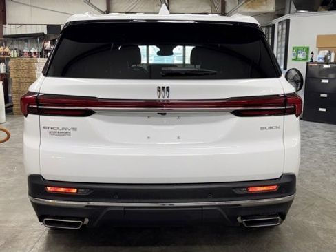 Used 2025 Buick Enclave Preferred image 6
