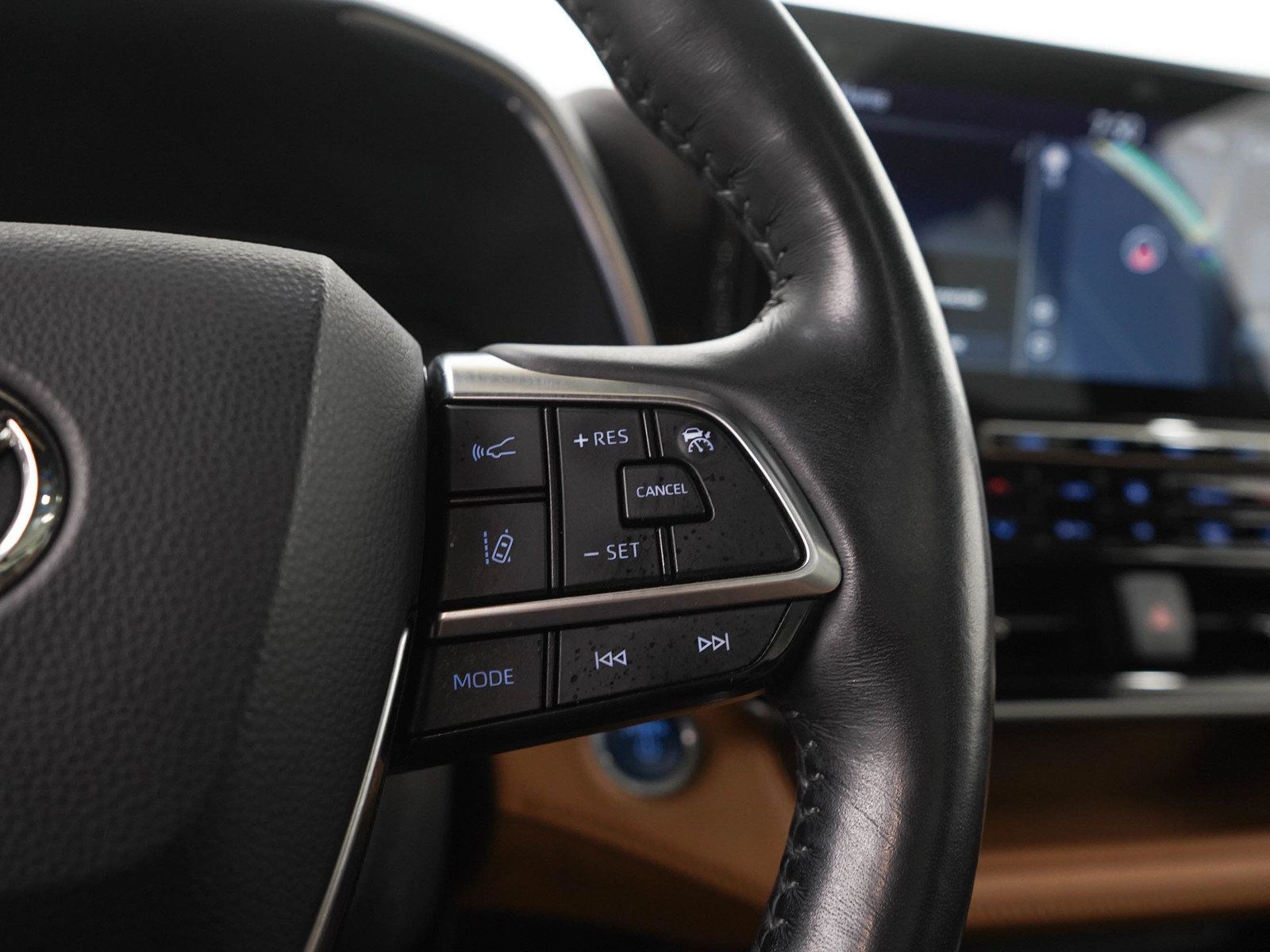 Used 2021 Toyota Highlander Platinum AWD/4WD image 31