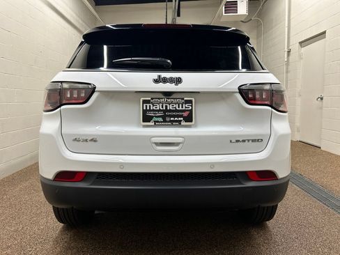 Used 2025 Jeep Compass Limited AWD/4WD image 3