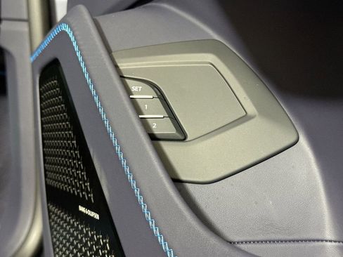 Used 2025 Lamborghini Urus SE image 77