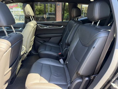 Used 2020 Cadillac XT6 Premium Luxury AWD/4WD image 15