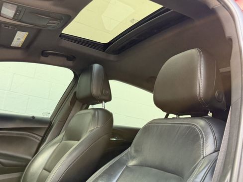 Used 2017 Chevrolet Cruze Premier FWD image 17