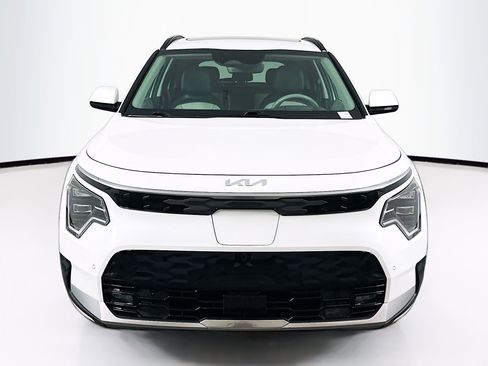 Used 2023 Kia Niro Wave w/ Wave Preserve Package FWD image 2