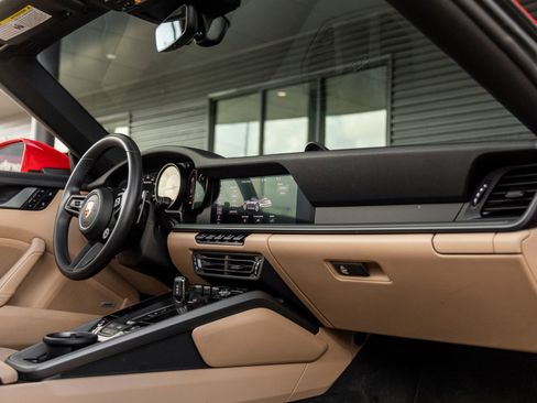 Certified 2021 Porsche 911 Carrera 4S image 37