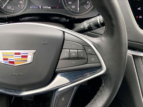 Used 2025 Cadillac XT5 Premium Luxury w/ Technology Package AWD/4WD image 20