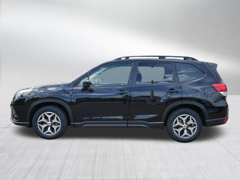 Used 2023 Subaru Forester Premium AWD/4WD image 4