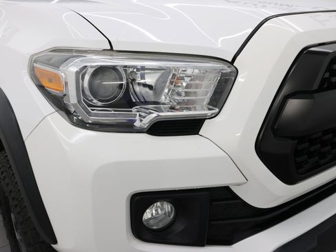 Used 2016 Toyota Tacoma TRD Off-Road image 20