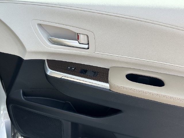 Used 2021 Toyota Sienna XLE FWD image 11