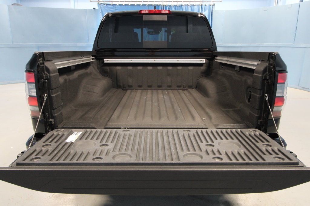 Used 2025 Nissan Frontier PRO-4X w/ Pro Premium Package AWD/4WD image 42