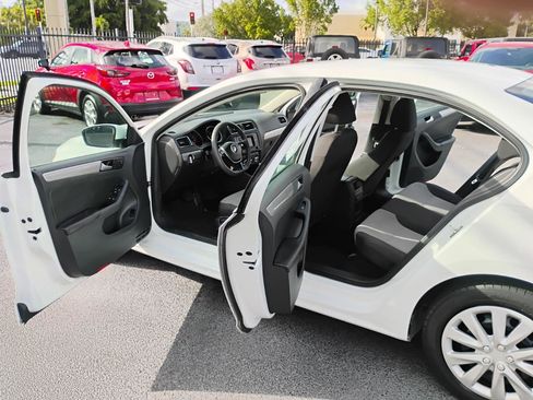 Used 2017 Volkswagen Jetta S FWD image 21
