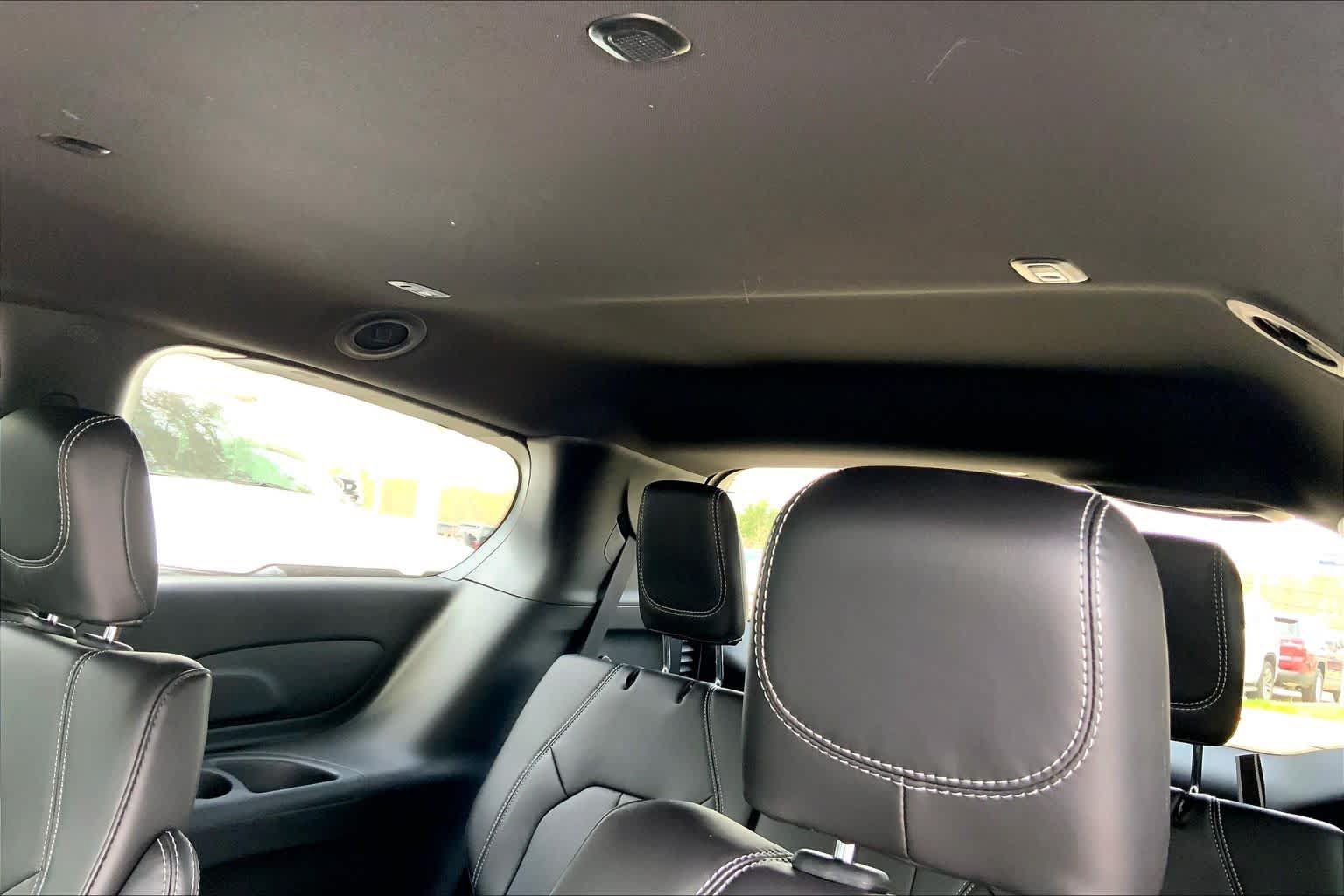 New 2026 Chrysler Pacifica Select w/ S Appearance Package FWD image 18