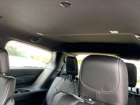 New 2026 Chrysler Pacifica Select w/ S Appearance Package FWD image 18