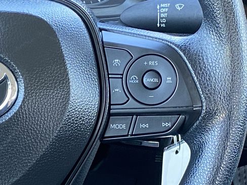 Certified 2025 Toyota Corolla LE image 18