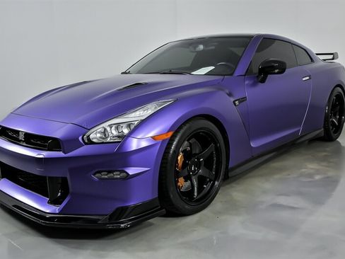 Used 2024 Nissan GT-R Premium w/ Premium Interior Package AWD/4WD image 6