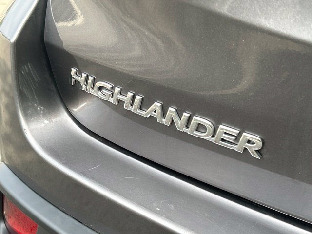 Used 2019 Toyota Highlander LE AWD/4WD image 12