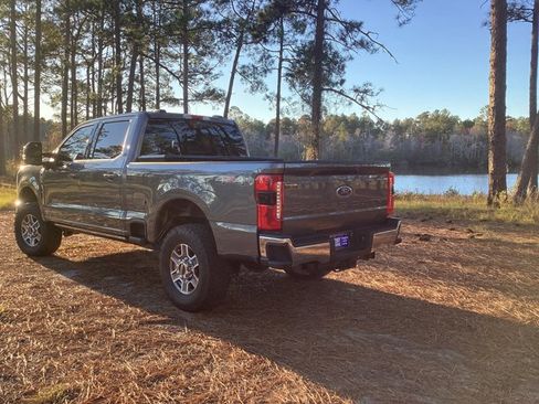 Used 2024 Ford F250 Lariat image 3