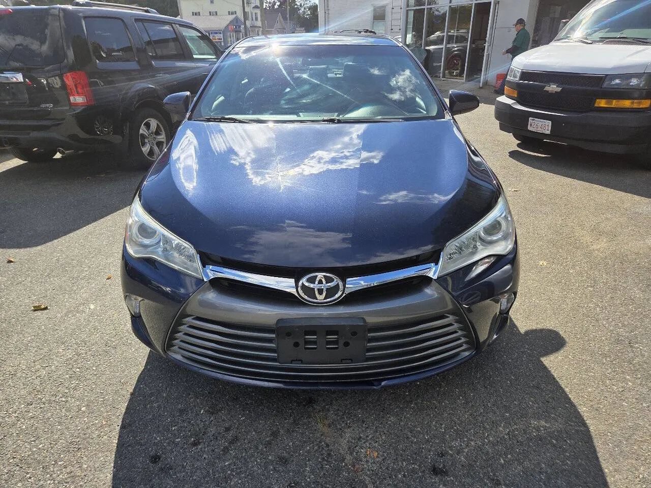 Used 2015 Toyota Camry LE FWD image 3