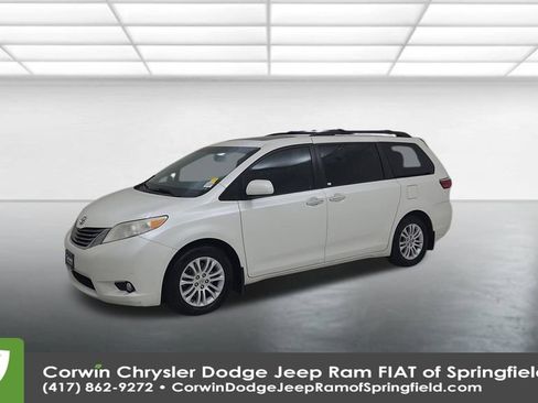 Used 2016 Toyota Sienna L image 7