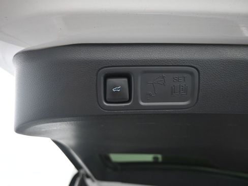 Used 2022 Ford Expedition XLT image 32