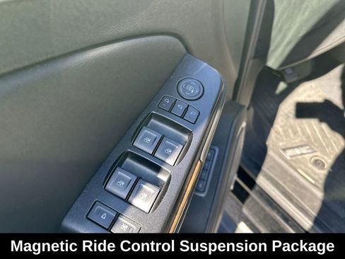 Used 2019 GMC Yukon XL Denali w/ Denali Ultimate Package image 17