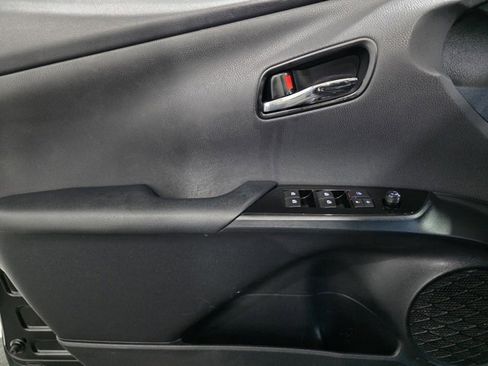 Used 2016 Toyota Prius Four Touring image 10
