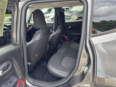 Used 2016 Jeep Renegade Trailhawk AWD/4WD image 6