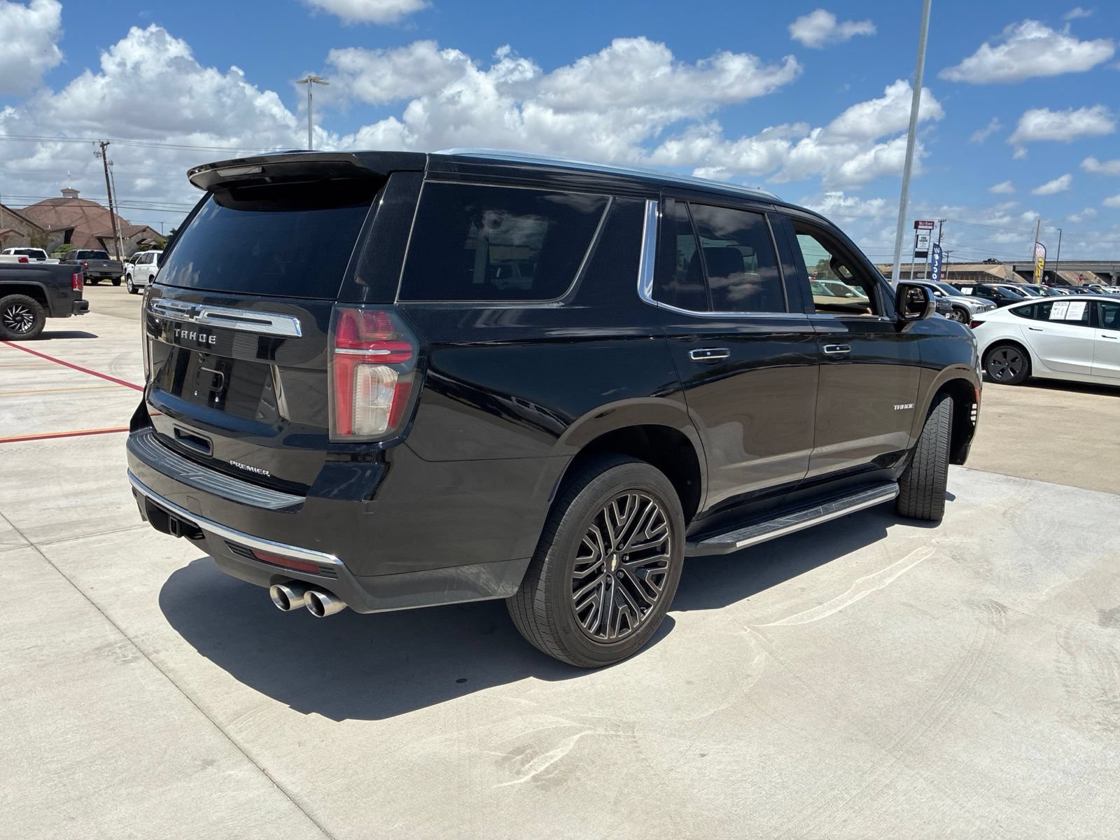 Used 2021 Chevrolet Tahoe Premier AWD/4WD image 3