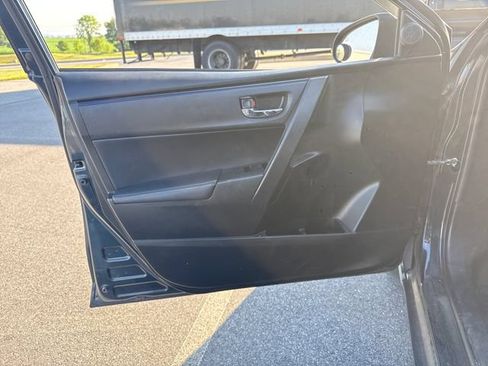 Used 2018 Toyota Corolla SE FWD image 20