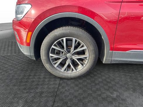 Used 2020 Volkswagen Tiguan SE w/ Panoramic Sunroof Package image 14