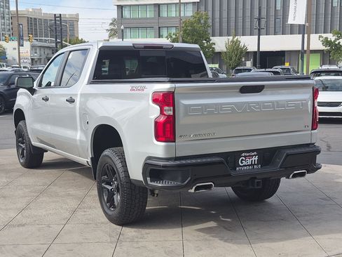 Used 2021 Chevrolet Silverado 1500 LT Trail Boss w/ Convenience Package II AWD/4WD image 7
