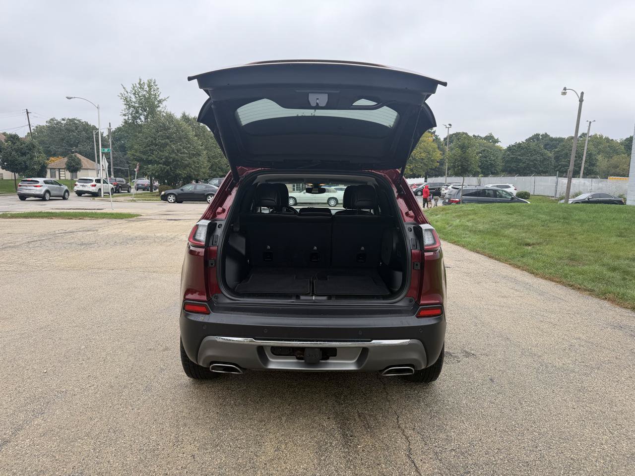 Used 2020 Jeep Cherokee Limited w/ Trailer Tow Group AWD/4WD image 8