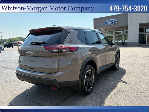 Used 2024 Nissan Rogue SV FWD image 5