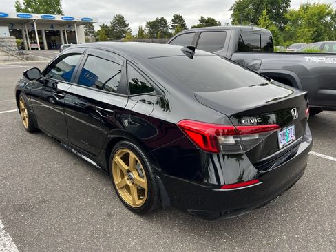 Used 2024 Honda Civic Sport image 6