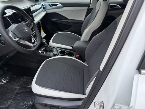 New 2026 Volkswagen Taos SE image 15