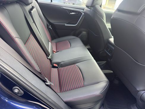 Used 2025 Toyota RAV4 XSE AWD/4WD image 16