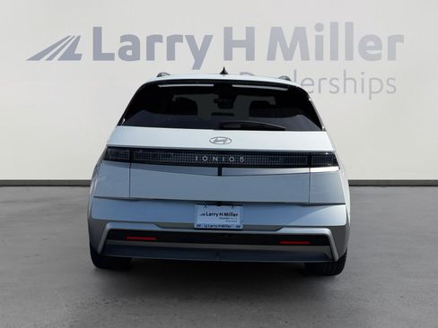 Used 2025 Hyundai Ioniq 5 Limited image 4