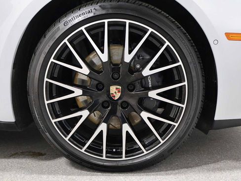 Certified 2025 Porsche Panamera 4 AWD/4WD image 12