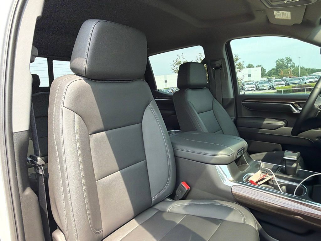 Used 2023 Chevrolet Silverado 1500 LT Trail Boss w/ Convenience Package II AWD/4WD image 30