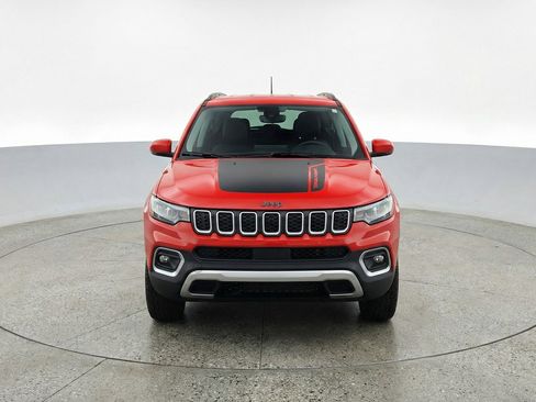 Used 2025 Jeep Compass Trailhawk AWD/4WD image 2