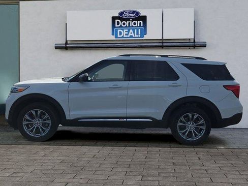 Used 2023 Ford Explorer XLT w/ Equipment Group 202A AWD/4WD image 6