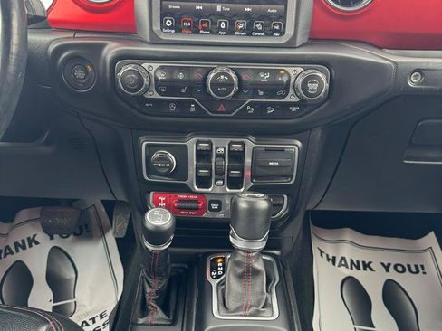 Used 2018 Jeep Wrangler Unlimited Rubicon AWD/4WD image 12