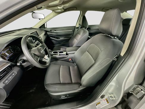 Used 2023 Nissan Altima 2.5 SV FWD image 13