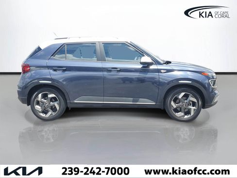 Used 2023 Hyundai Venue Limited w/ Cargo Package image 3