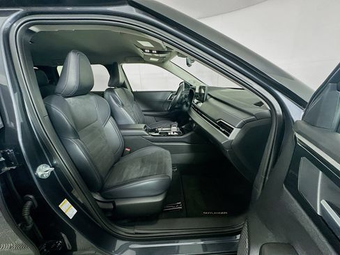 Used 2025 Mitsubishi Outlander SE image 32