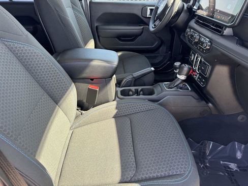 Certified 2025 Jeep Wrangler Unlimited Rubicon 4xe w/ Safety Group AWD/4WD image 9